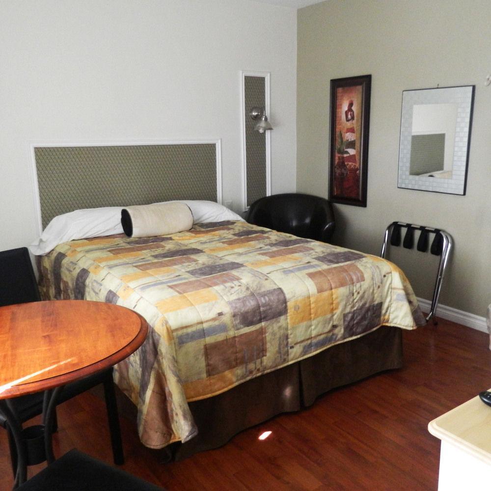 Motel Derfal Ропонтини Екстериор снимка