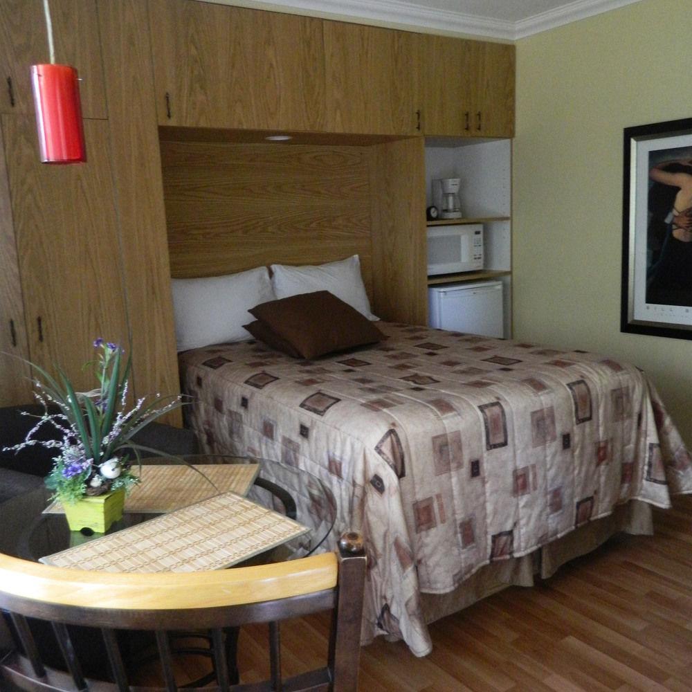 Motel Derfal Ропонтини Екстериор снимка