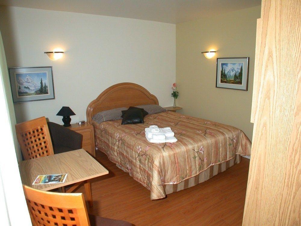 Motel Derfal Ропонтини Екстериор снимка