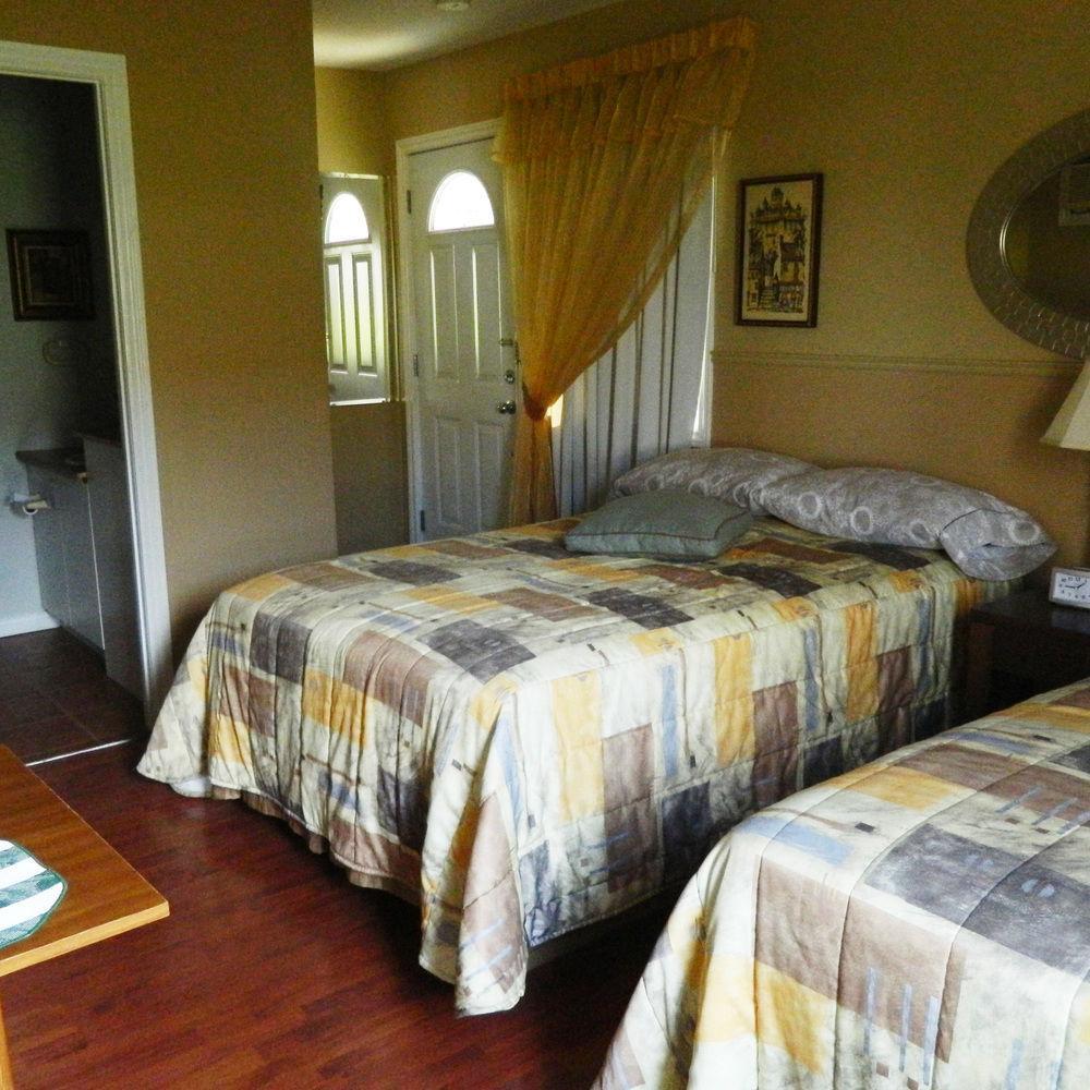 Motel Derfal Ропонтини Екстериор снимка