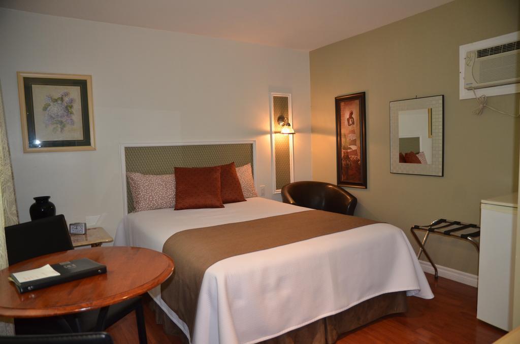 Motel Derfal Ропонтини Екстериор снимка