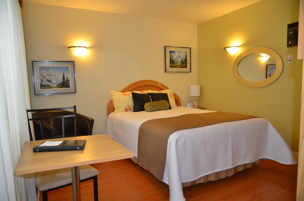 Motel Derfal Ропонтини Екстериор снимка