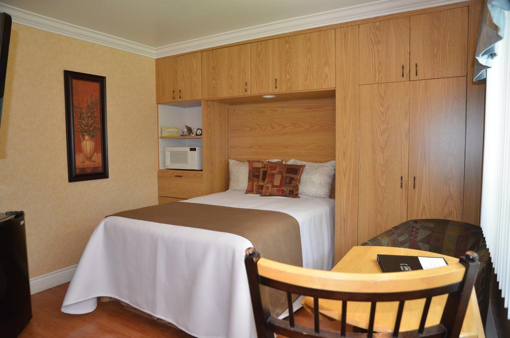 Motel Derfal Ропонтини Екстериор снимка