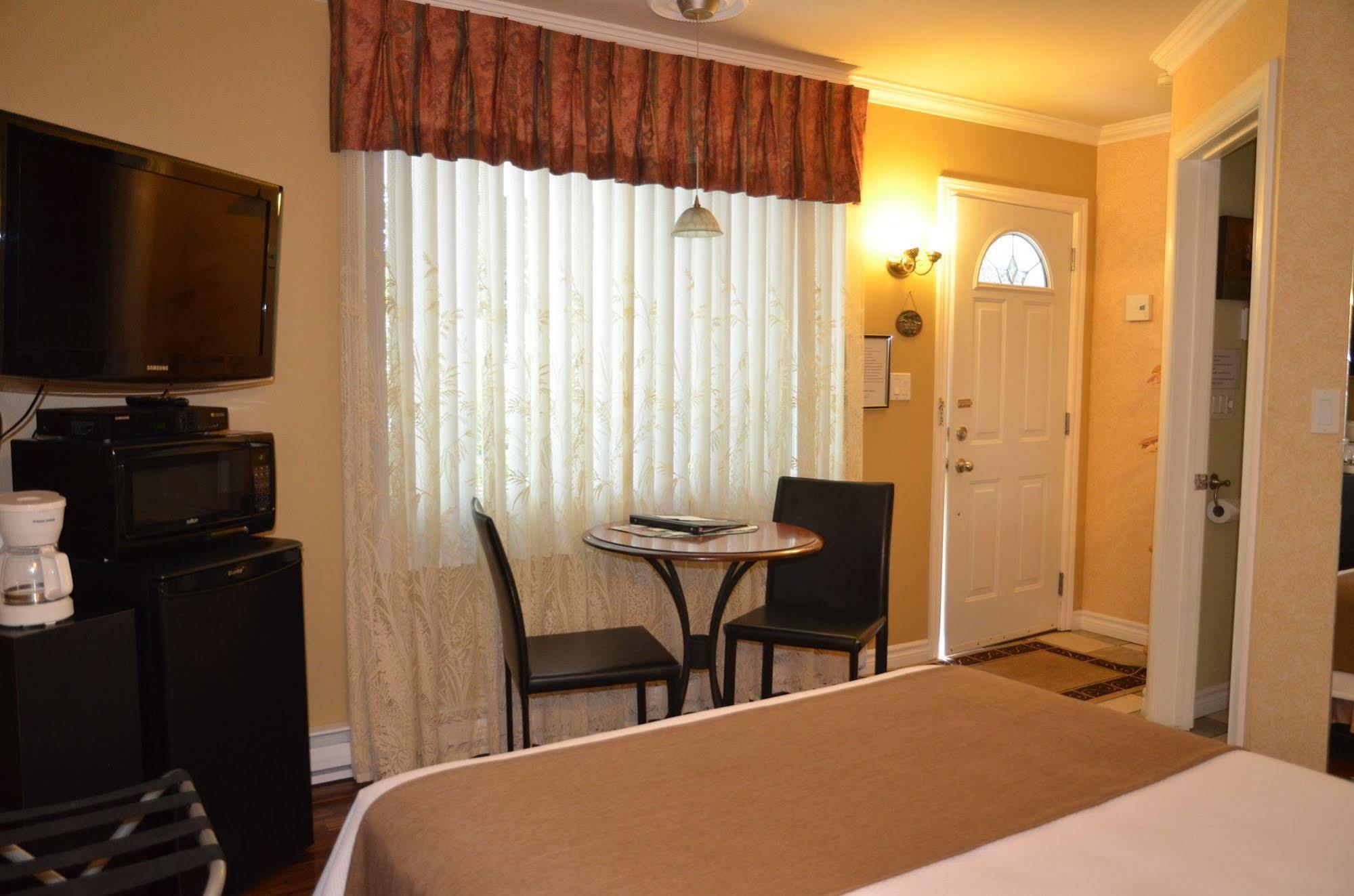Motel Derfal Ропонтини Екстериор снимка