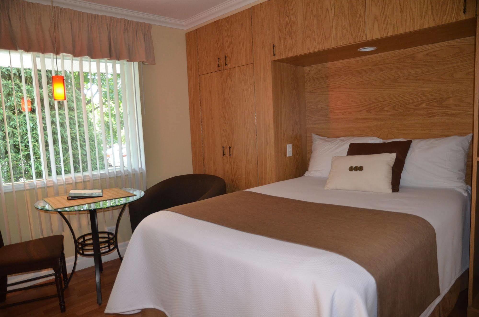 Motel Derfal Ропонтини Екстериор снимка