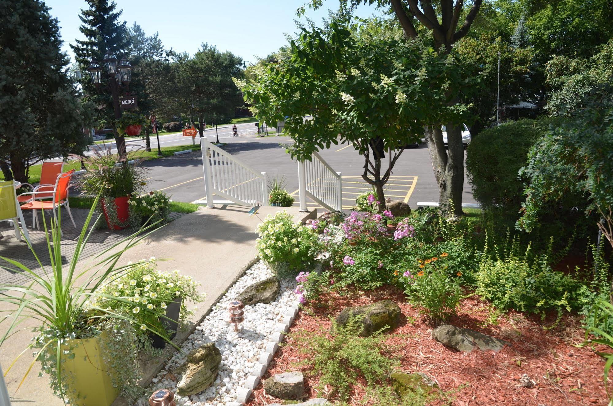 Motel Derfal Ропонтини Екстериор снимка