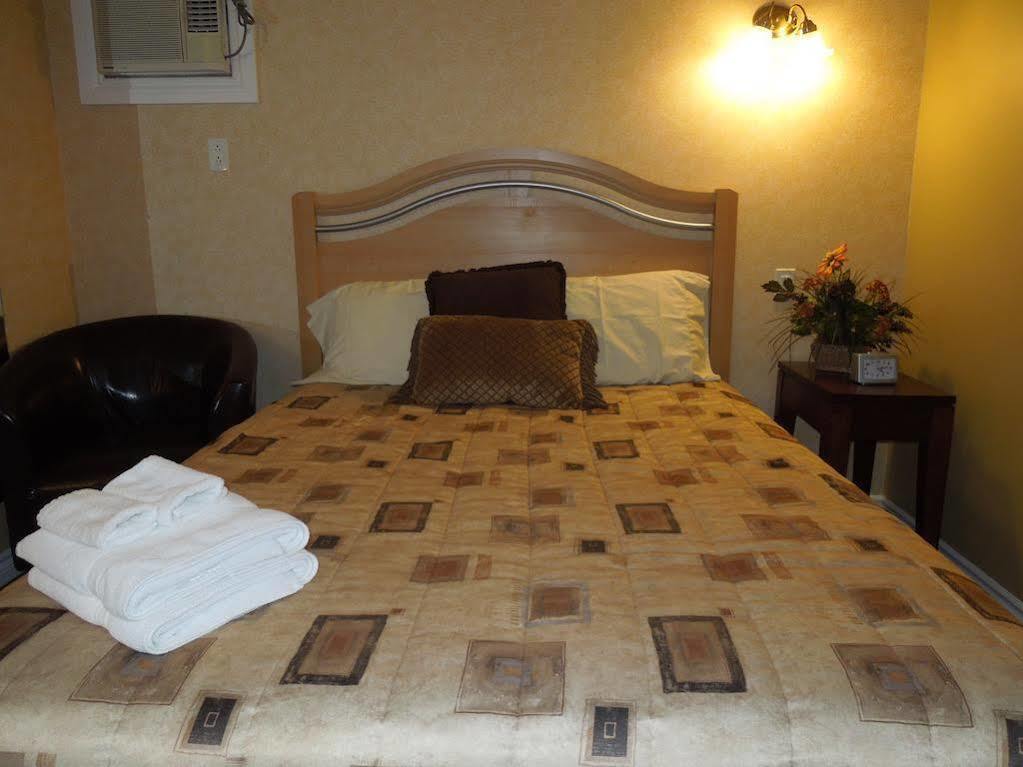 Motel Derfal Ропонтини Екстериор снимка