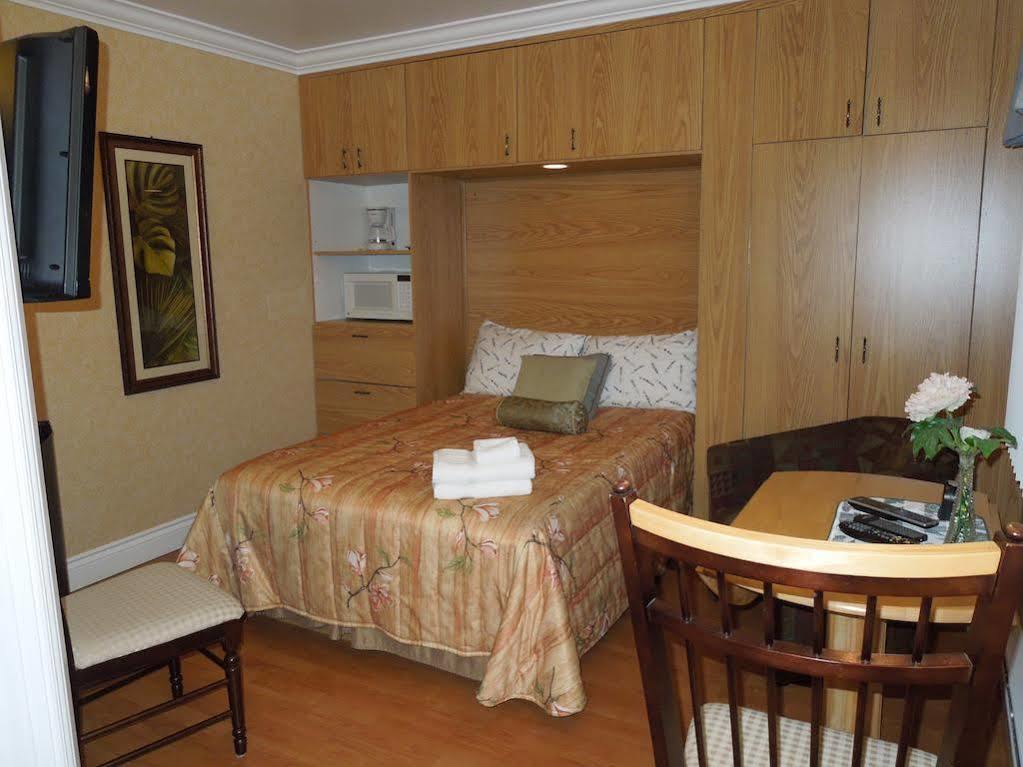 Motel Derfal Ропонтини Екстериор снимка